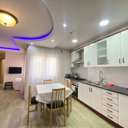 Entire New Apartment 20' From Barcelona Сабадел Екстериор снимка