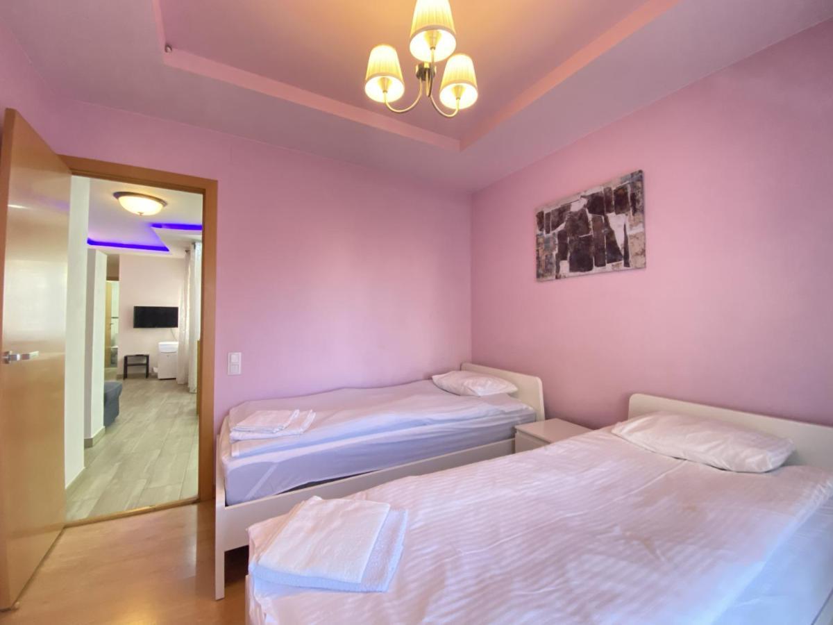 Entire New Apartment 20' From Barcelona Сабадел Екстериор снимка